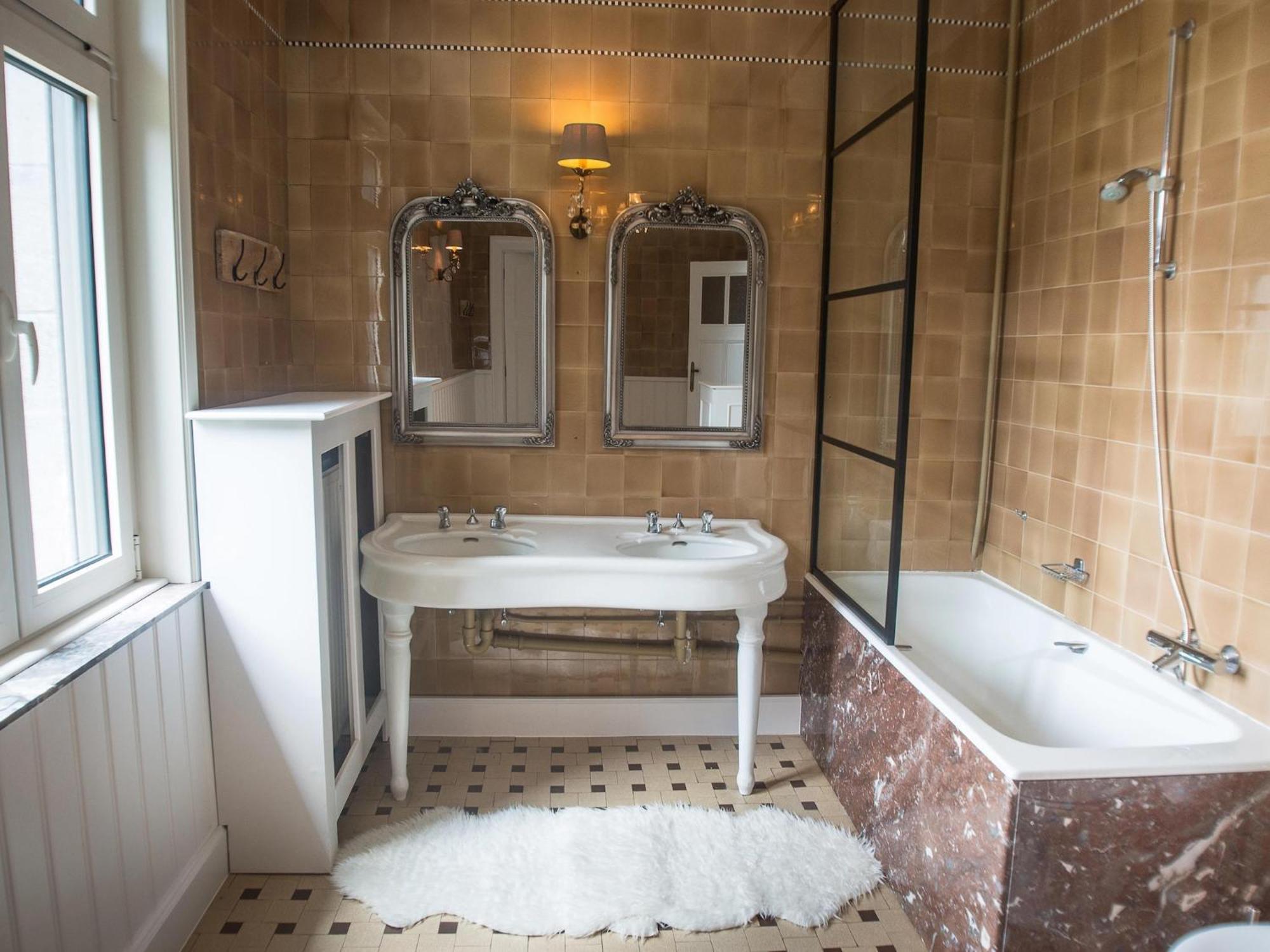 Luxurious Castle With Hot Tub In The Belgian Villa Jamoigne Exterior photo